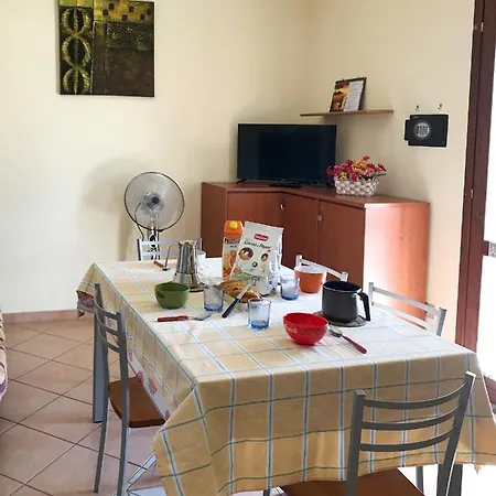 شقة Casa Carola Quadrilocale 4 Posti Letto سان تيودورو