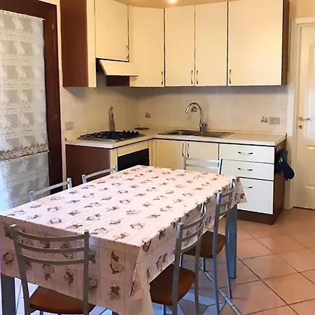 شقة Casa Carola Quadrilocale 4 Posti Letto سان تيودورو